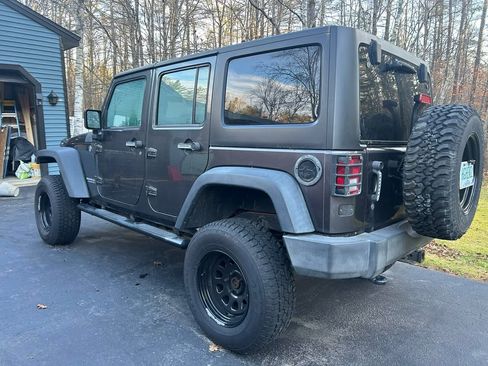 Used 2014 Jeep Wrangler Unlimited Sport w/ Connectivity Group image 5