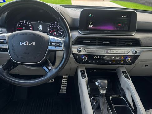 Used 2022 Kia Telluride SX w/ SX Prestige Package image 13