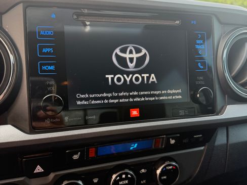 Used 2016 Toyota Tacoma TRD Sport AWD/4WD image 15