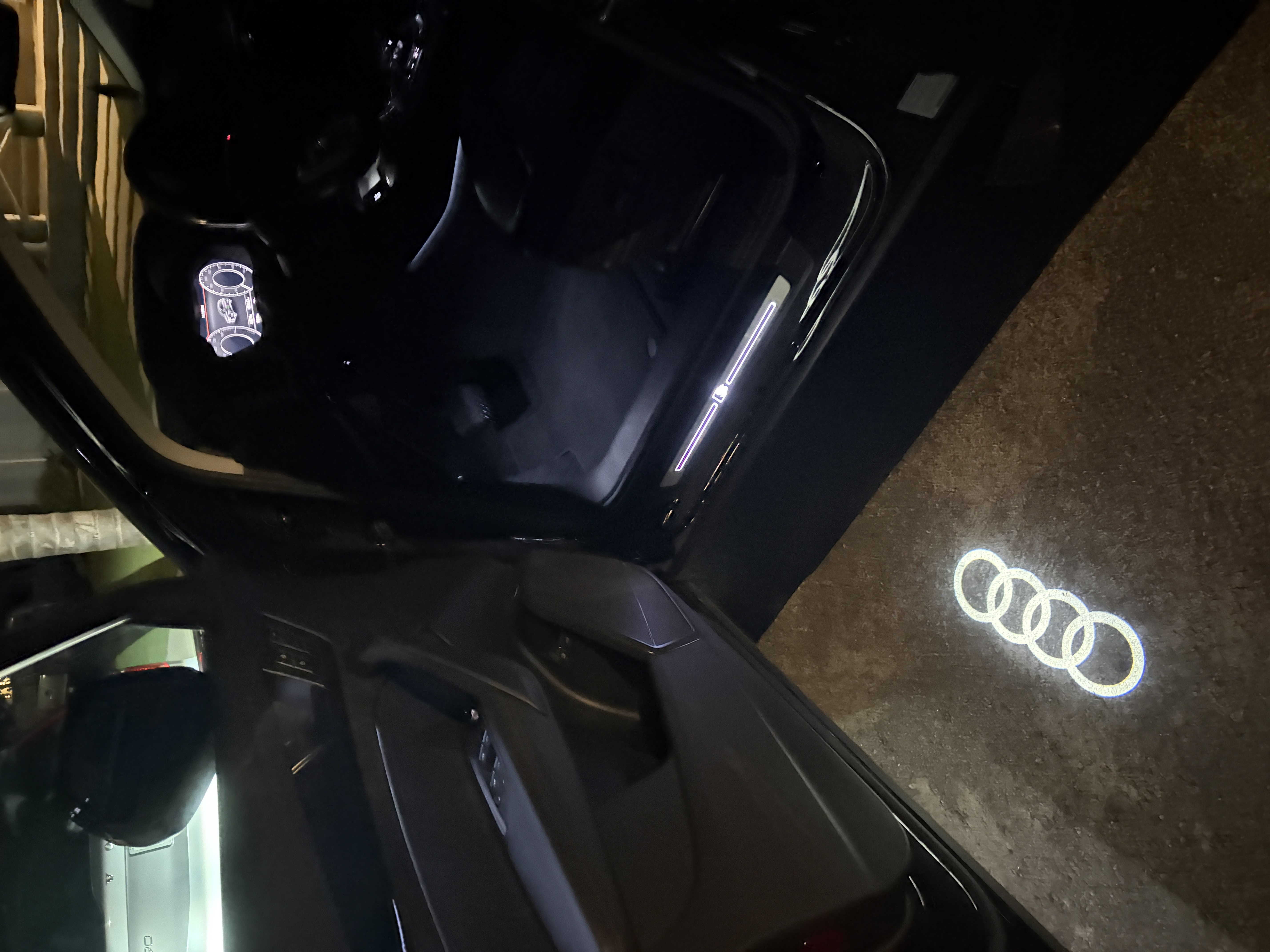Used 2020 Audi Q5 e Premium Plus w/ Premium Plus Package AWD/4WD image 11