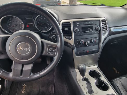 Used 2011 Jeep Grand Cherokee Laredo image 12