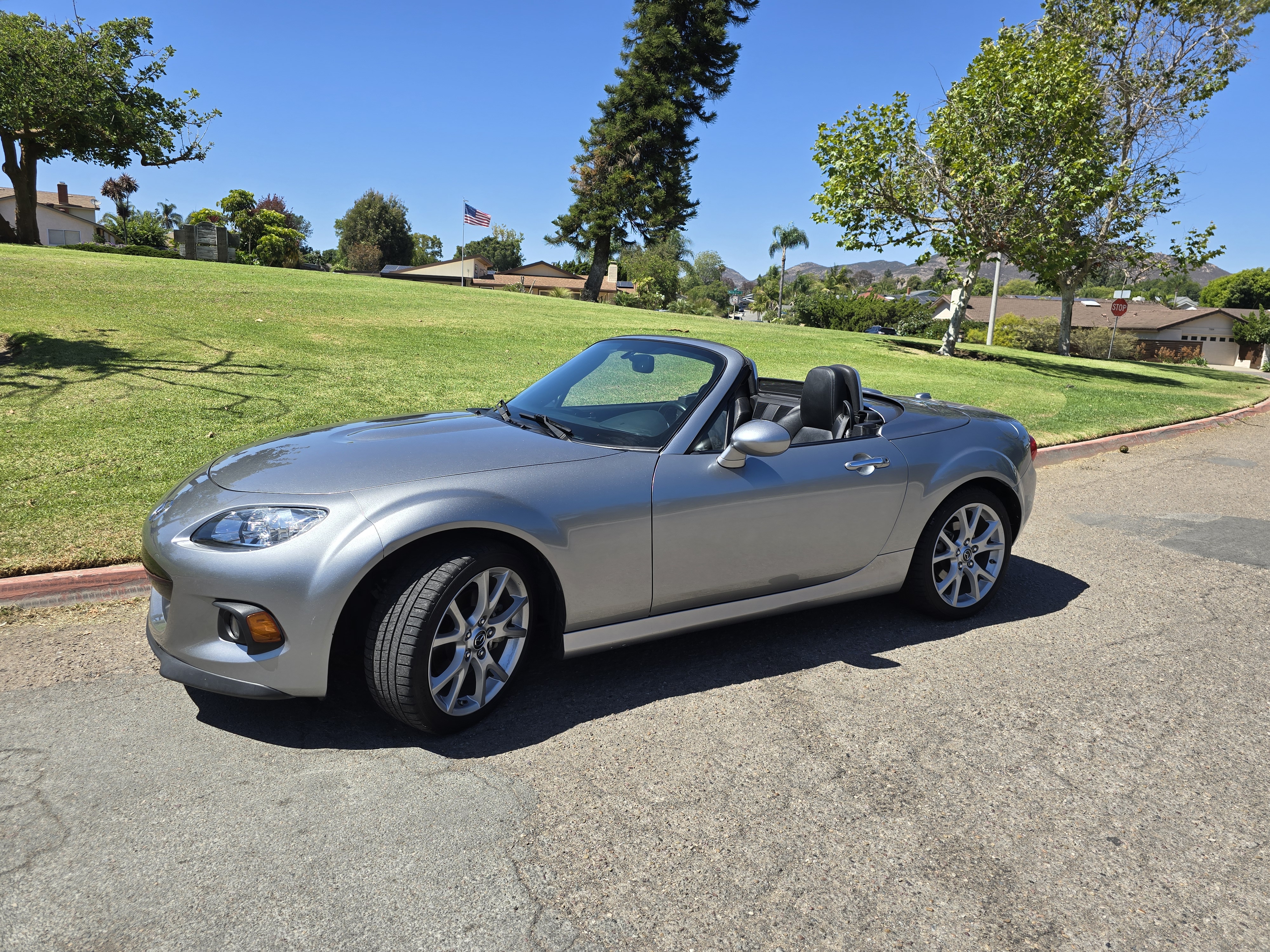 Used 2013 MAZDA MX-5 Miata Grand Touring w/ Premium Pkg RWD image 1