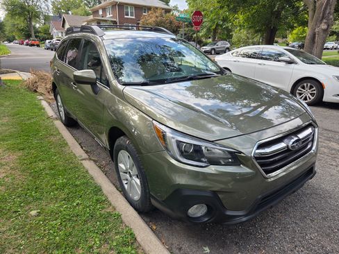 Used 2019 Subaru Outback 2.5i Premium image 14