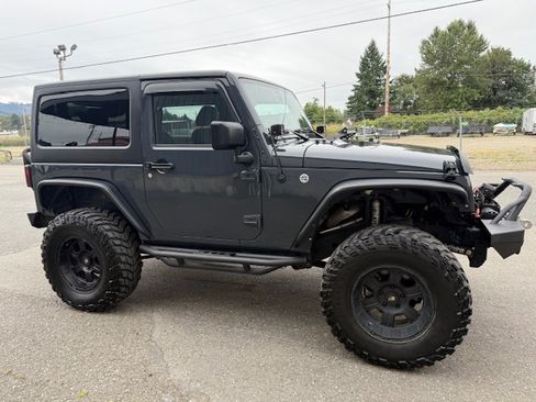 Used 2017 Jeep Wrangler Sport image 6