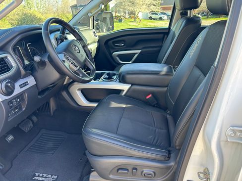 Used 2018 Nissan Titan PRO-4X image 8