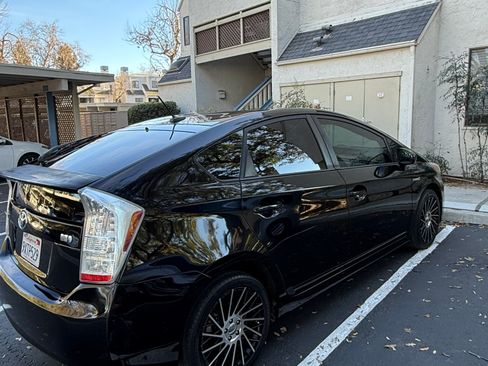 Used 2011 Toyota Prius Two image 2