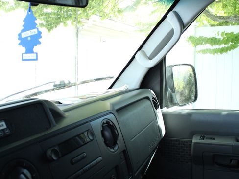 Used 2009 Ford E-250 and Econoline 250 RWD image 13