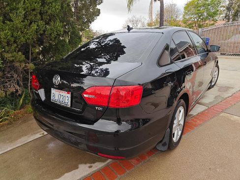 Used 2012 Volkswagen Jetta TDI image 9