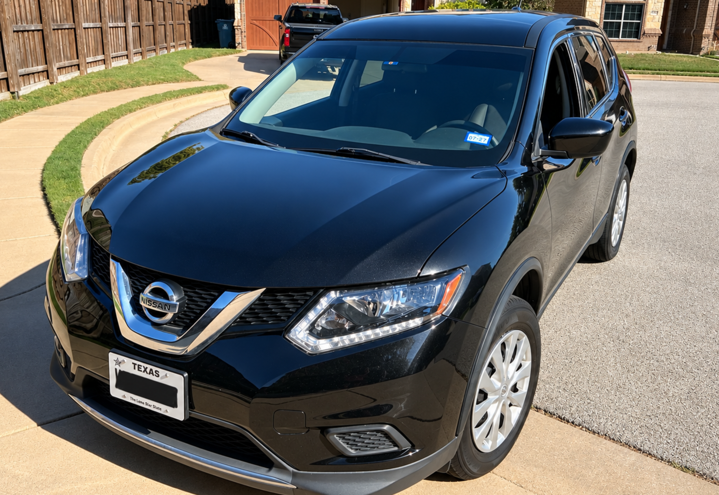 Used 2016 Nissan Rogue S AWD/4WD image 1