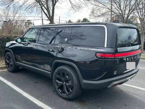 Used 2025 Rivian R1S Adventure image 9