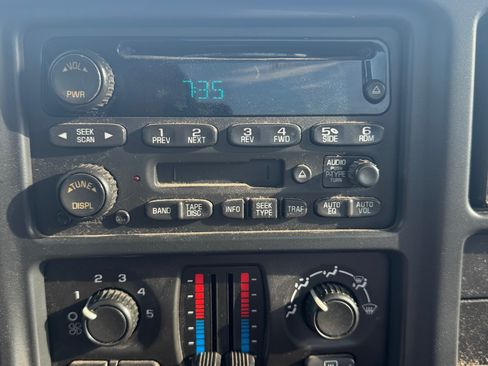 Used 2004 Chevrolet Silverado 1500 4x4 Regular Cab w/ Light Duty Power Package image 19