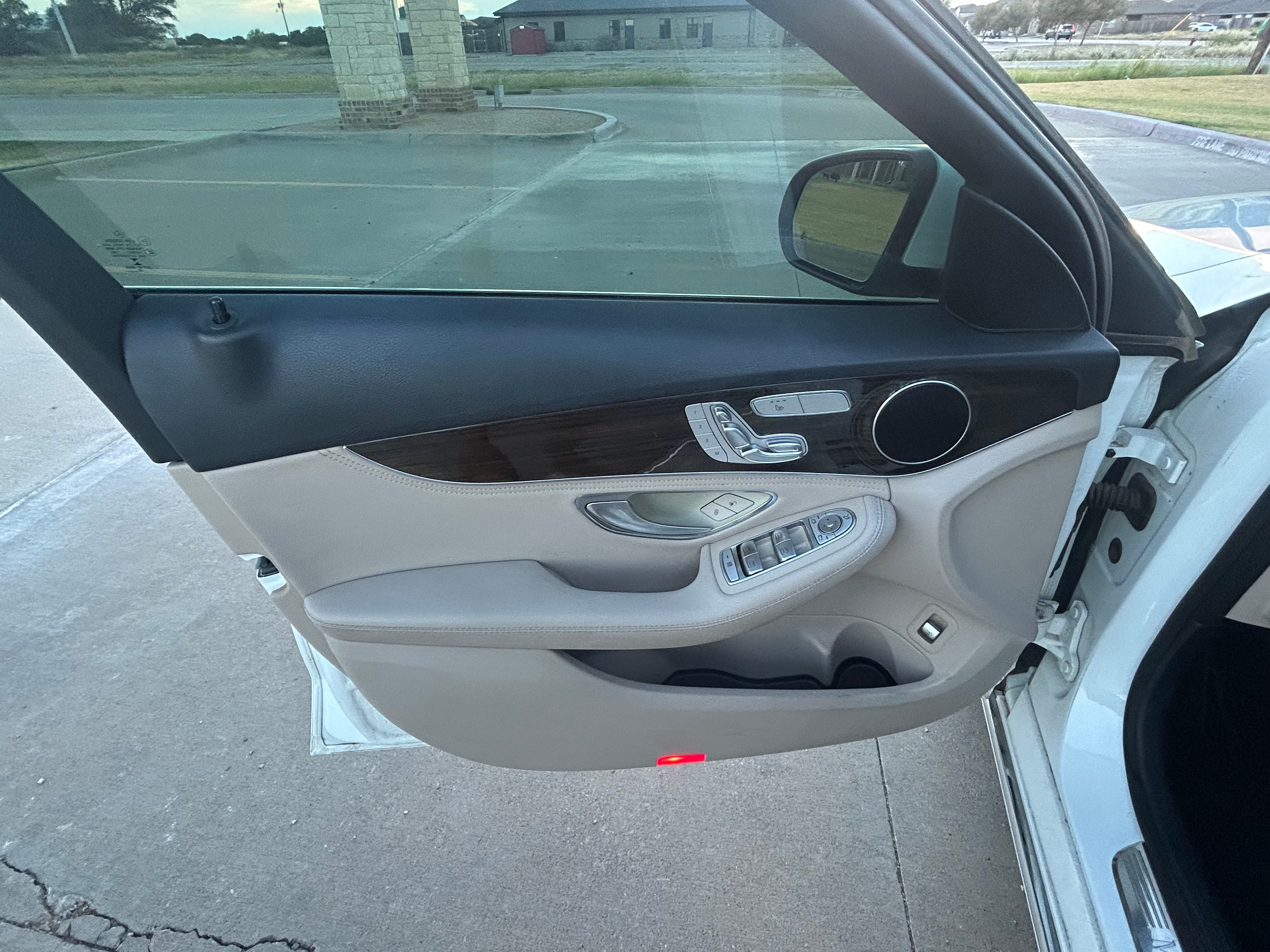Used 2016 Mercedes-Benz C 300 Sedan w/ Premium 1 Package image 9
