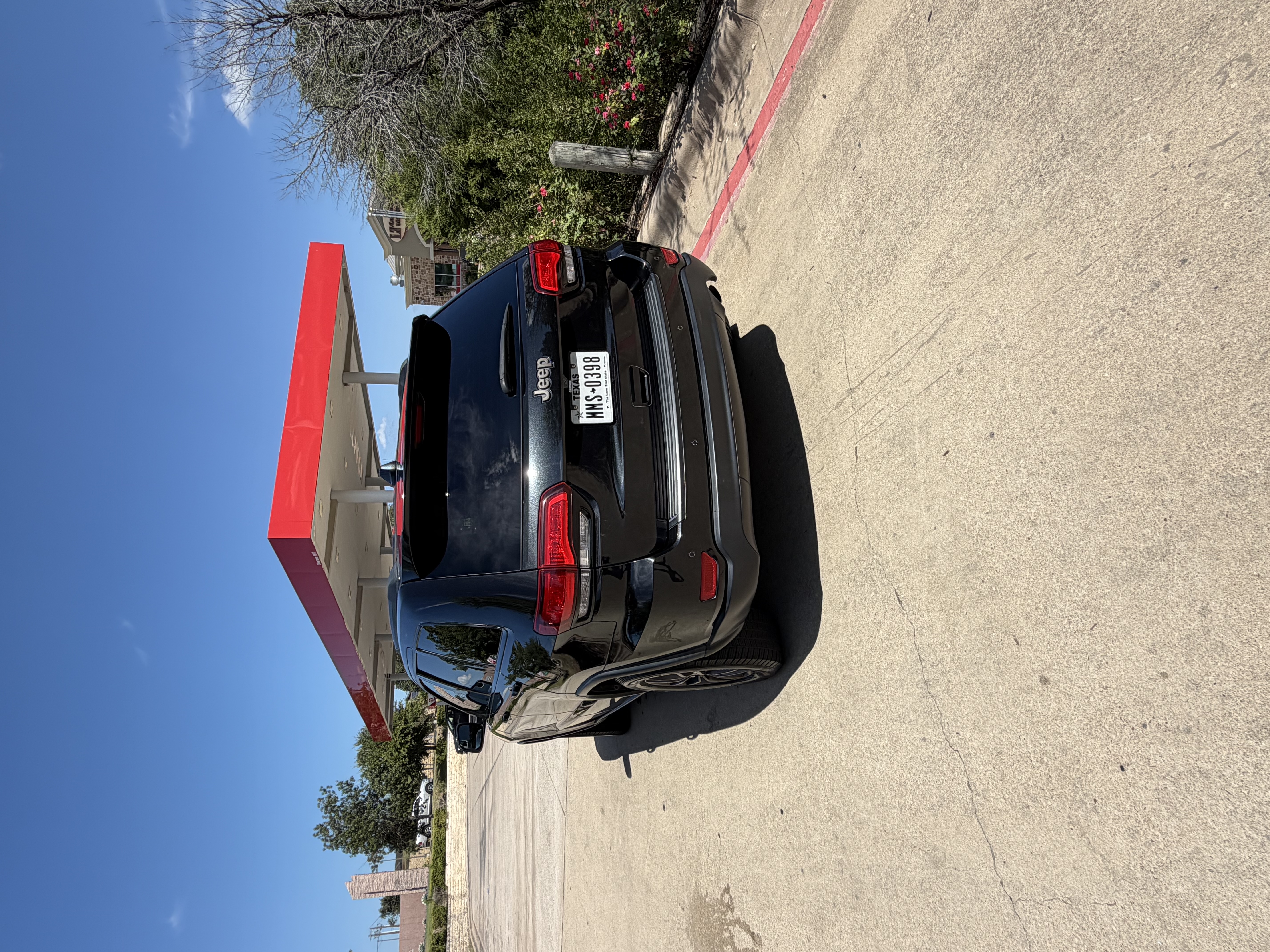 Used 2016 Jeep Grand Cherokee Laredo 75th Anniversary RWD image 14