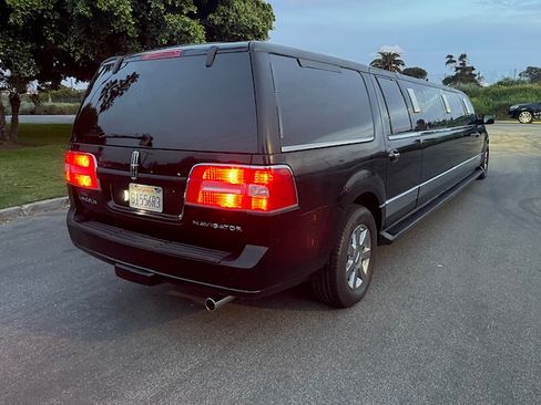 Used 2008 Lincoln Navigator L 2WD image 16
