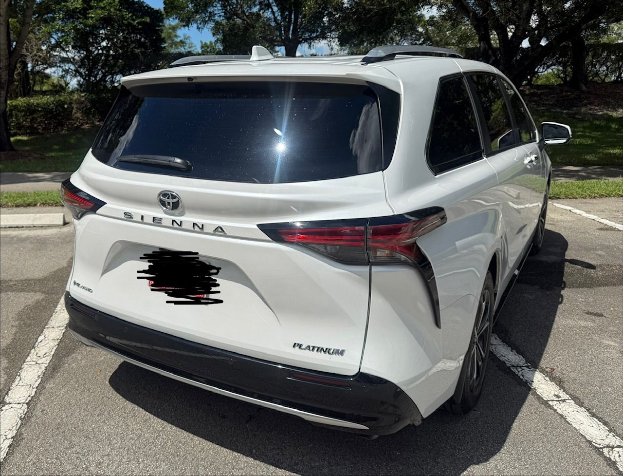 Used 2026 Toyota Sienna Platinum AWD/4WD image 23