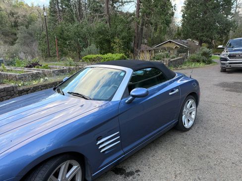 Used 2005 Chrysler Crossfire Limited image 10
