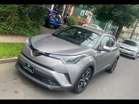 Used 2019 Toyota C-HR Limited image 1