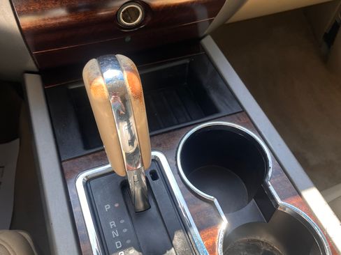 Used 2012 Ford Expedition XLT image 23