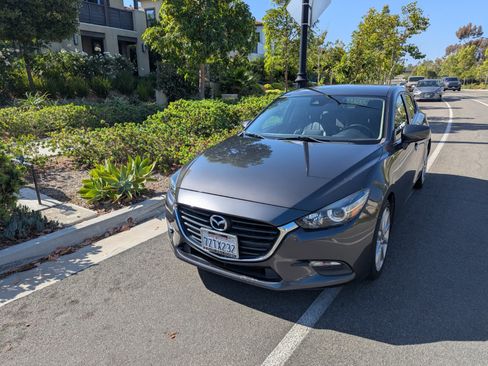 Used 2017 MAZDA MAZDA3 Touring FWD image 13