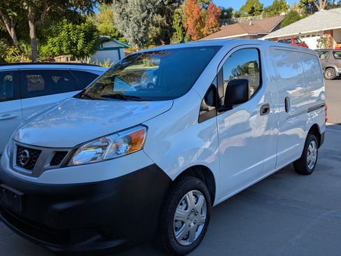 Used 2019 Nissan NV200 S w/ Cruise Control Package image 2