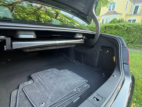 Used 2016 Mercedes-Benz E 350 4MATIC Sedan image 9