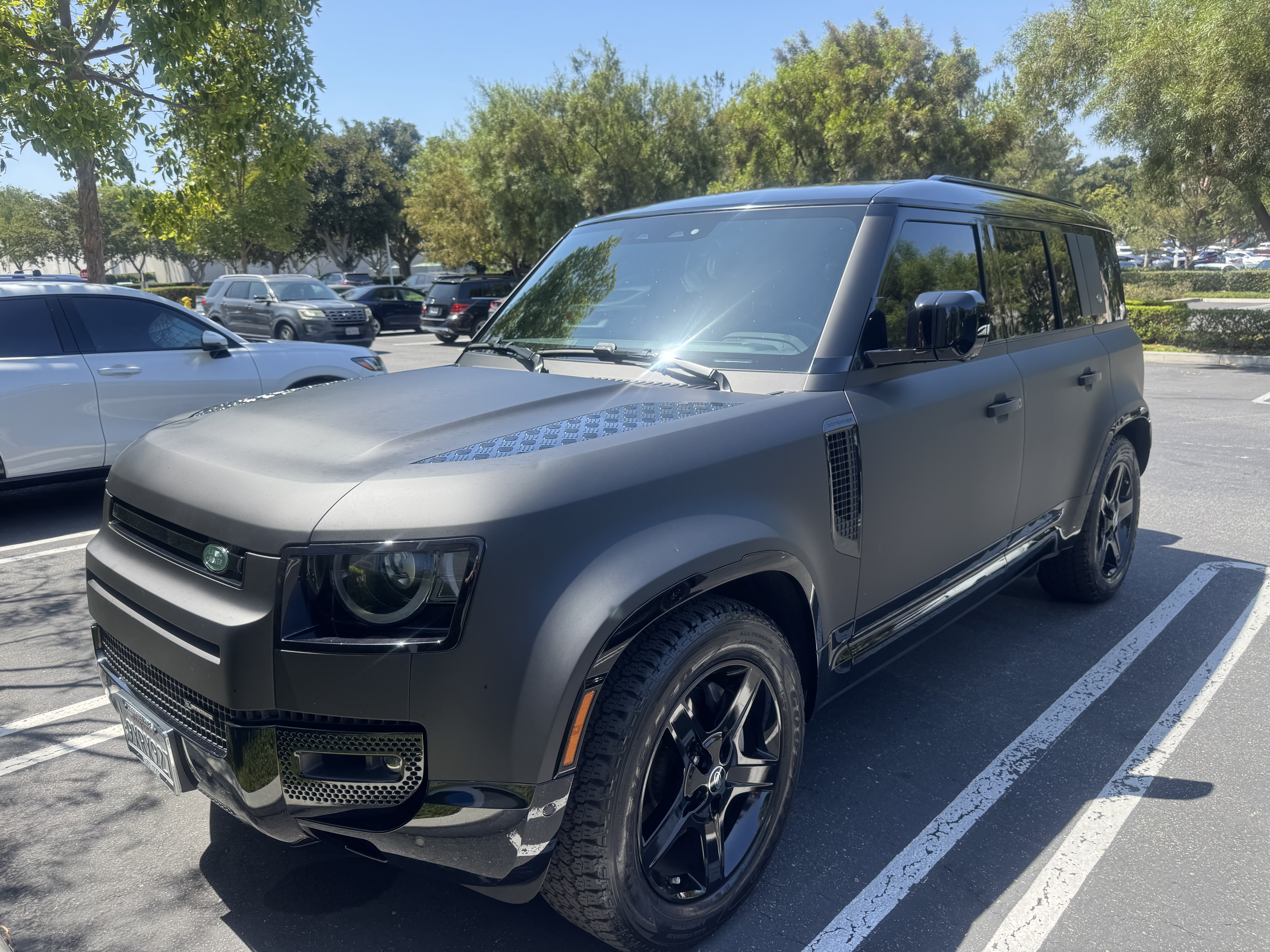 Used 2023 Land Rover Defender 110 X-Dynamic SE AWD/4WD image 1