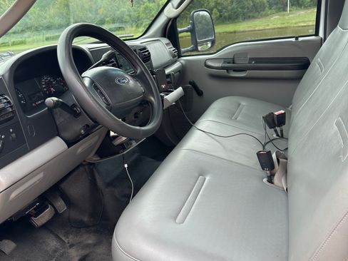Used 2006 Ford F250 XL image 11