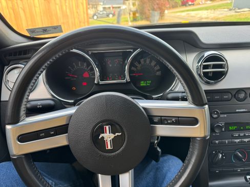 Used 2005 Ford Mustang GT Premium image 10