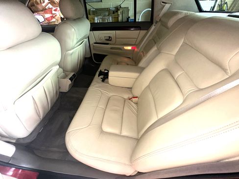 Used 1997 Cadillac De Ville Sedan image 14