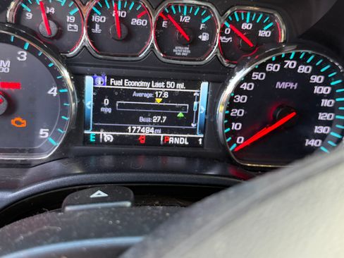 Used 2019 GMC Sierra 2500 SLT w/ Duramax Plus Package AWD/4WD image 9