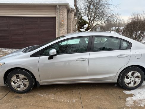 Used 2013 Honda Civic LX image 2