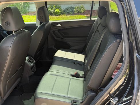 Used 2019 Volkswagen Tiguan SE w/ Panoramic Sunroof Package FWD image 11