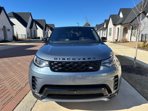 Used 2021 Land Rover Discovery S R-Dynamic image 9