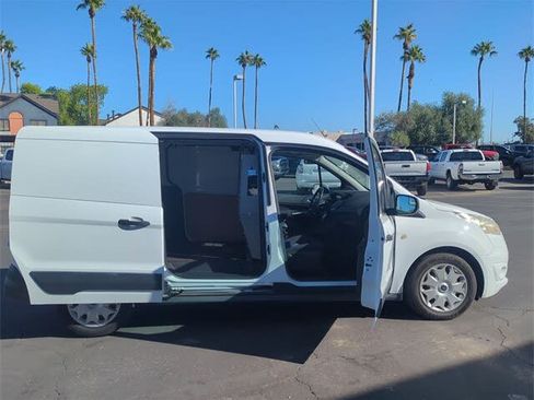 Used 2018 Ford Transit Connect XLT image 2