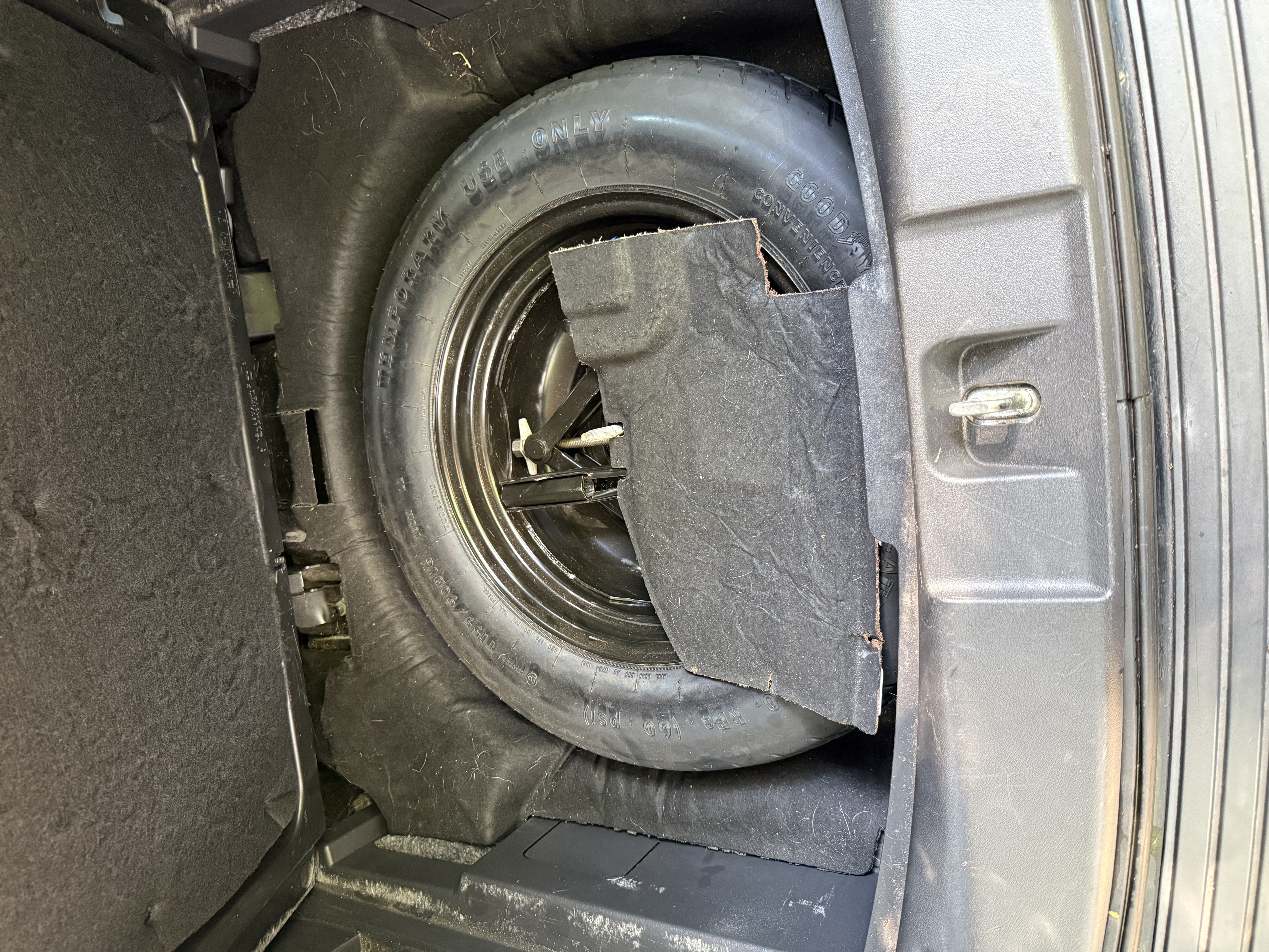 Used 2014 Jeep Patriot Latitude FWD image 13