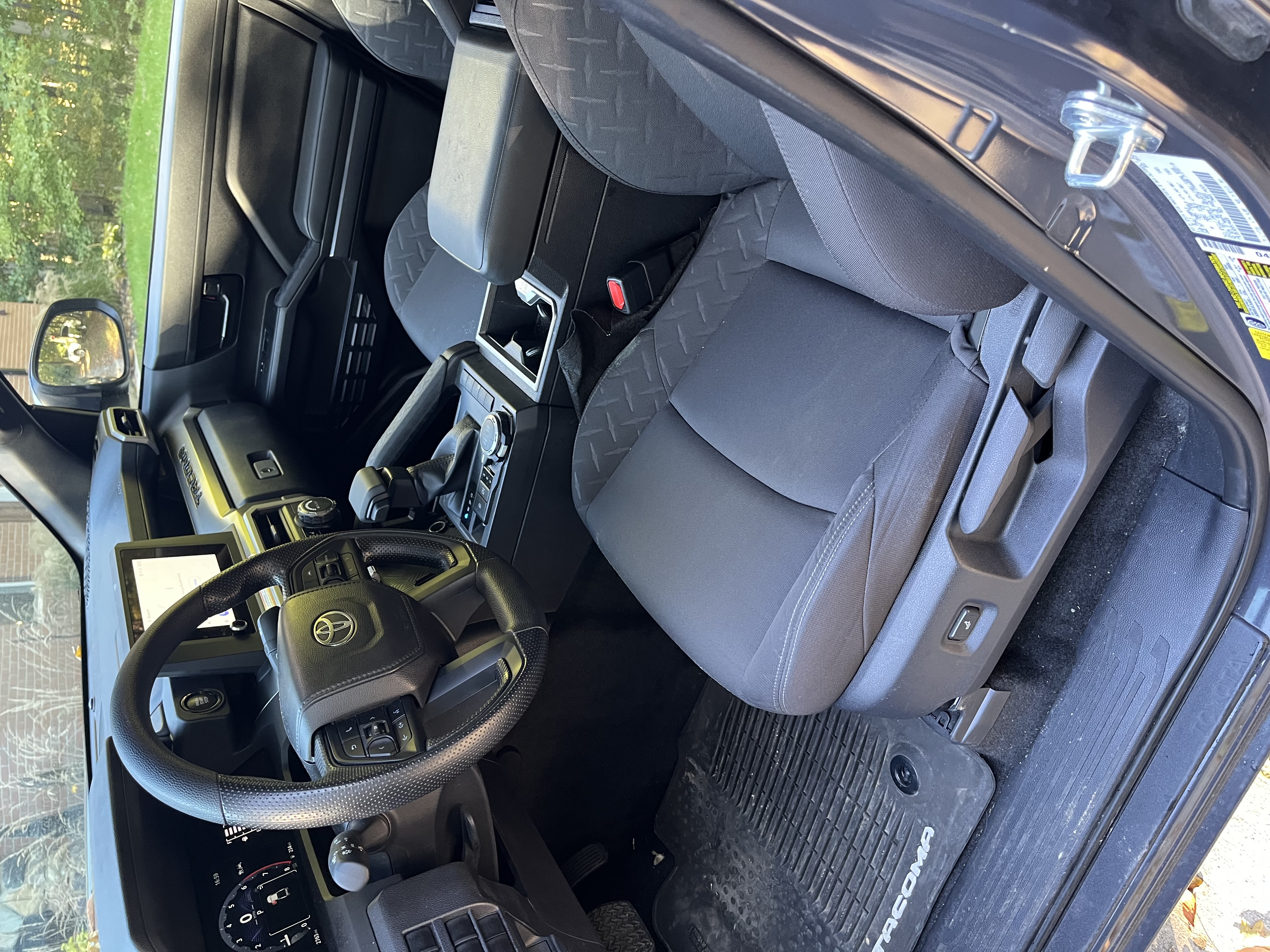 Used 2025 Toyota Tacoma SR5 AWD/4WD image 6
