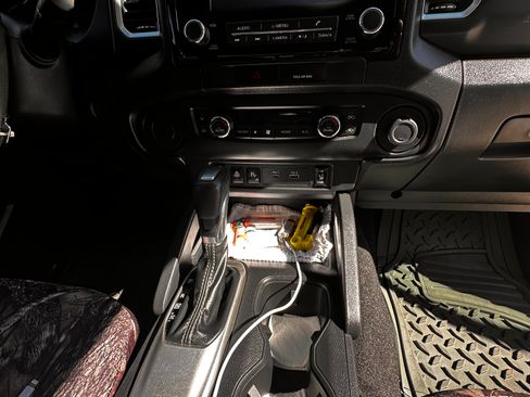 Used 2022 Nissan Frontier SV image 8