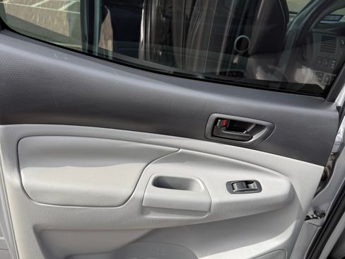 Used 2015 Toyota Tacoma TRD Pro image 21