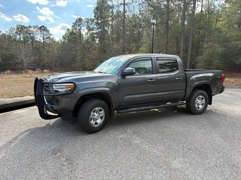 Used 2019 Toyota Tacoma SR5 image 1