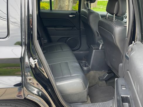 Used 2016 Jeep Patriot High Altitude AWD/4WD image 9