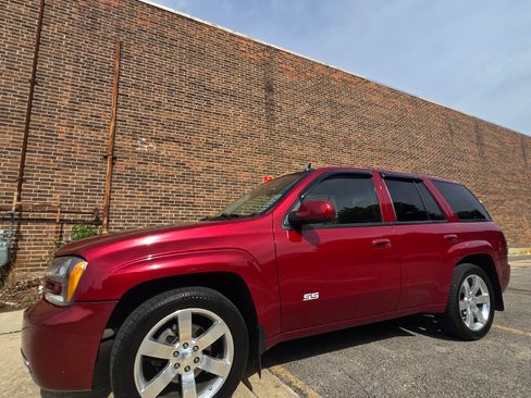 Used 2008 Chevrolet TrailBlazer SS w/ Sun And Sound Package RWD image 10