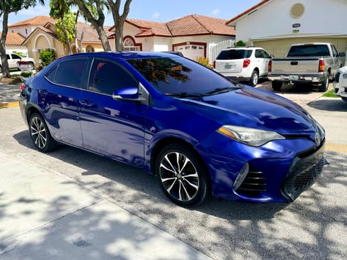 Used 2017 Toyota Corolla SE FWD image 5