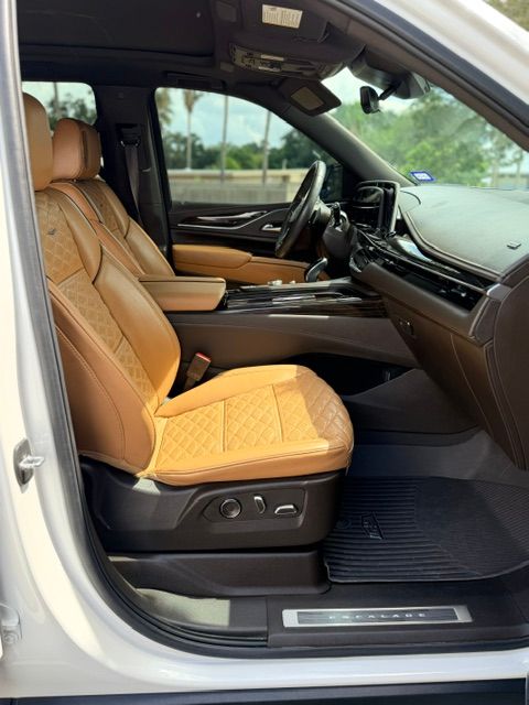 Used 2024 Cadillac Escalade Premium Luxury w/ Performance Package RWD image 12