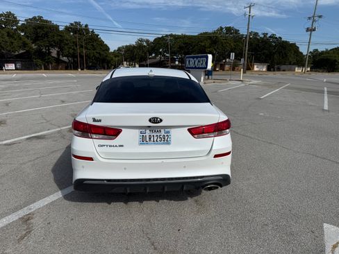 Used 2019 Kia Optima LX FWD image 6