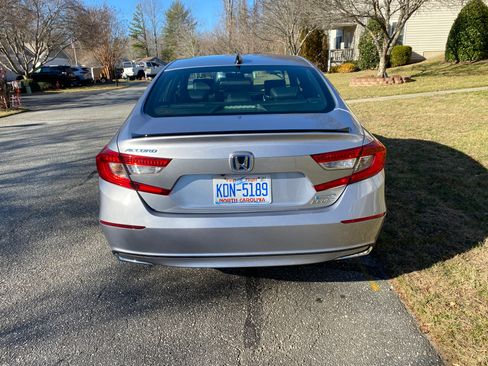 Used 2022 Honda Accord Sport image 4