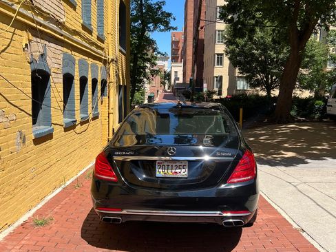 Used 2017 Mercedes-Benz Maybach S 550 4MATIC image 2