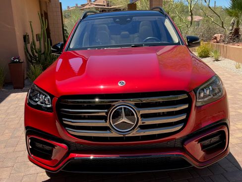 Used 2025 Mercedes-Benz GLS 450 4MATIC image 4