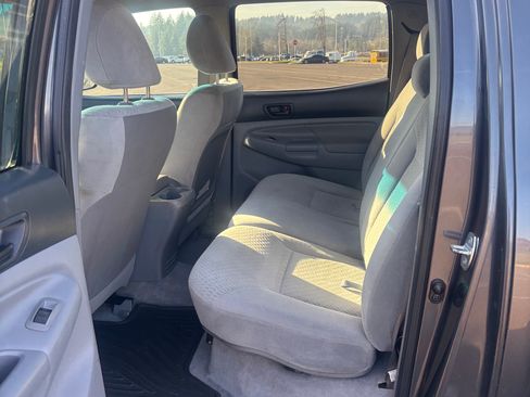 Used 2011 Toyota Tacoma PreRunner w/ SR5 Pkg #2 image 10