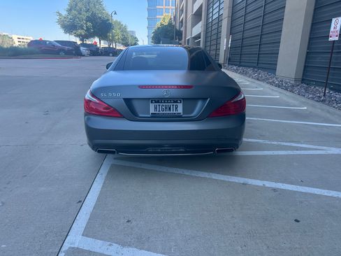 Used 2014 Mercedes-Benz SL 550 image 10