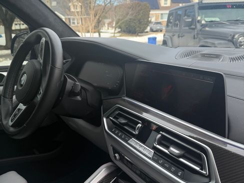 Used 2020 BMW X5 M Competition w/ Executive Package image 16